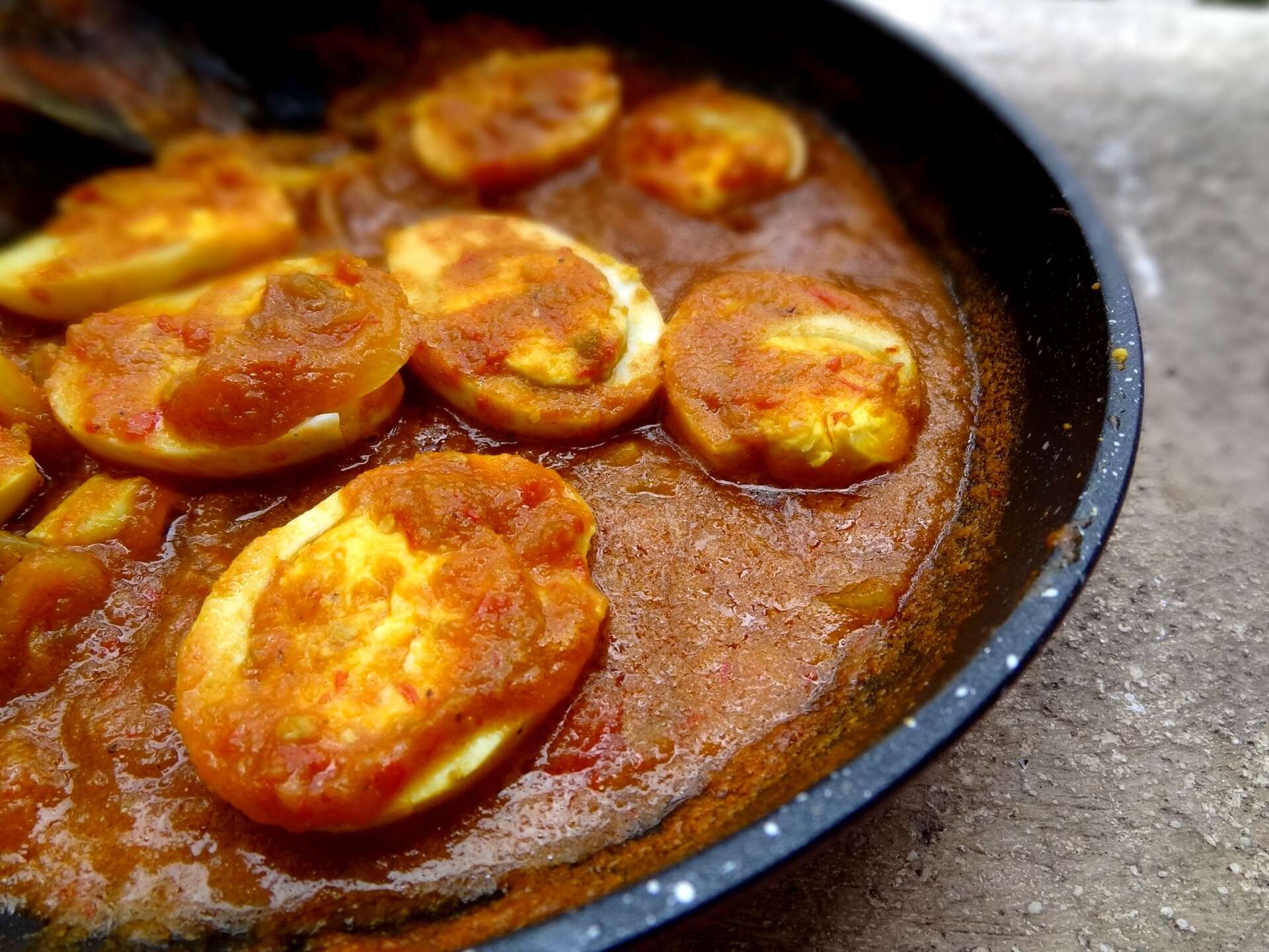 Recette du rougail oeufs, recette typique de la réunion 974